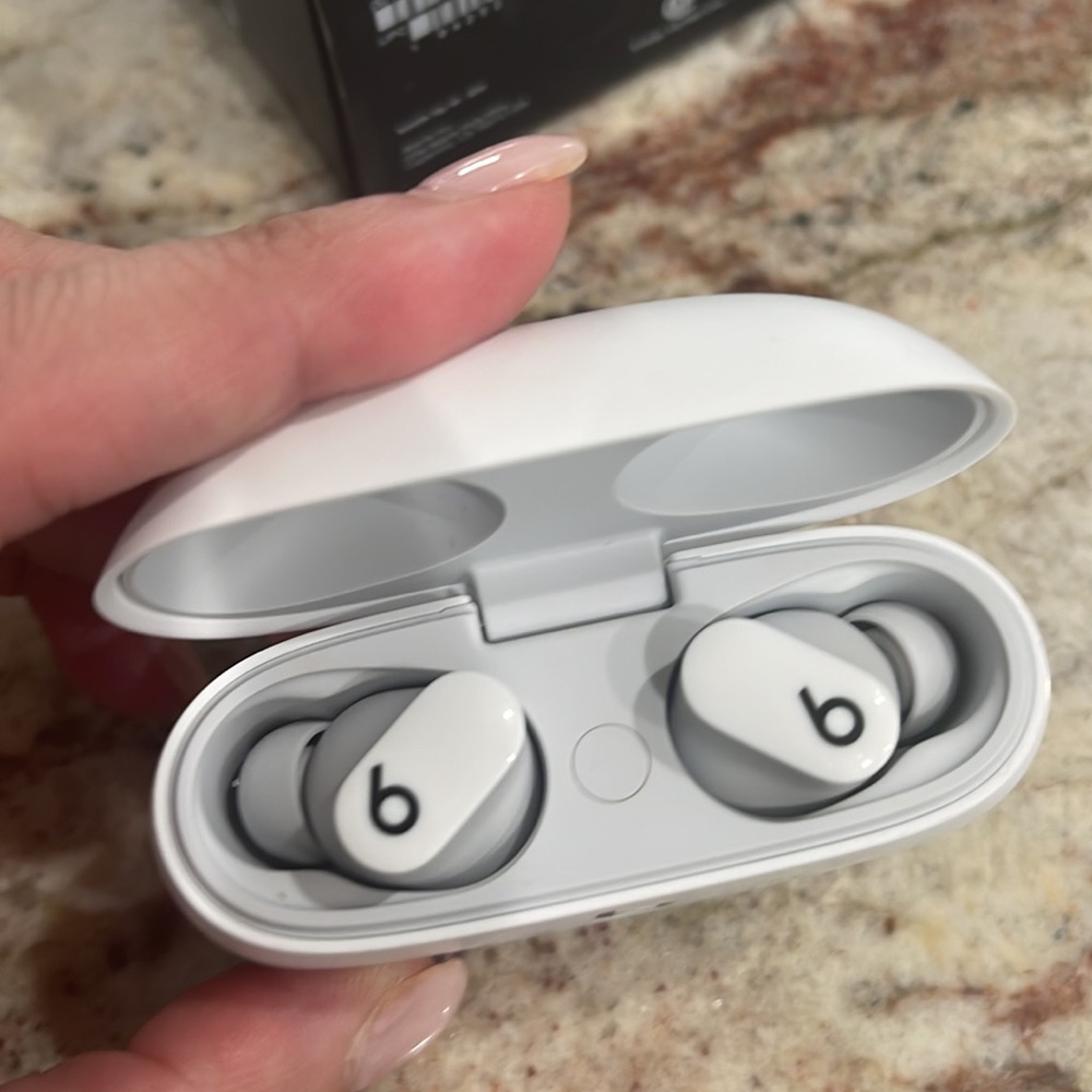 Beats Studio Buds